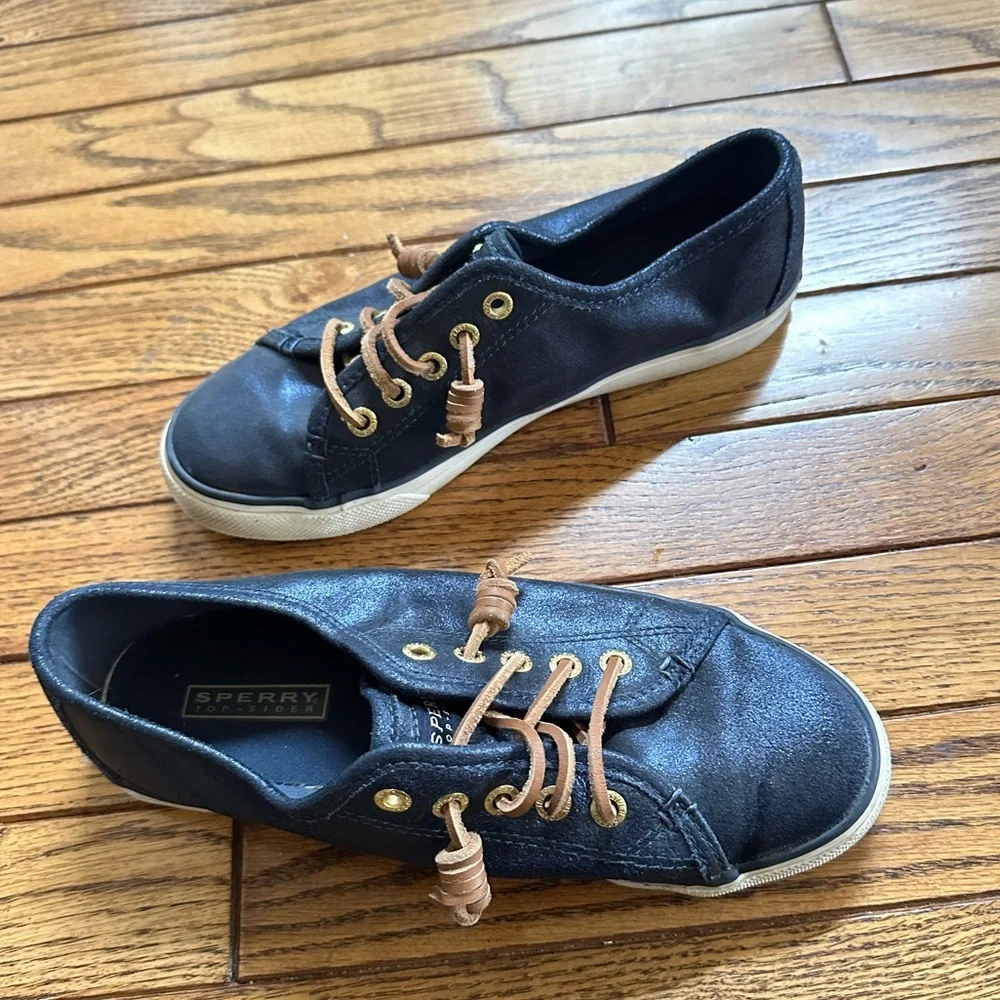 Sperry pretty navy